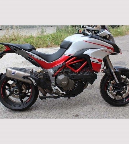 Weiße oder graue Rumpf Aufkleber - Ducati Multistrada 1200 DVT 