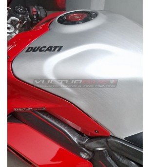 Brushed aluminium effect carbon tank cover - Ducati Panigale V4 2022 / 2023
