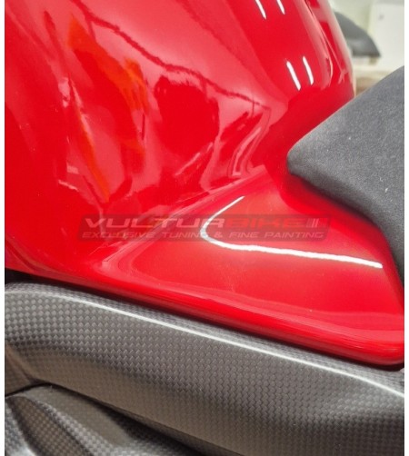 Red painted carbon tank cover - Ducati Panigale / Streetfighter V4 