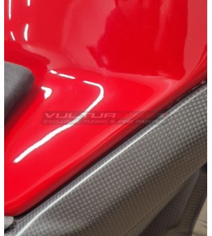 Red painted carbon tank cover - Ducati Panigale / Streetfighter V4 2022 / 2023