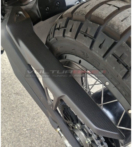 Paracatena superiore in carbonio per Ducati DesertX