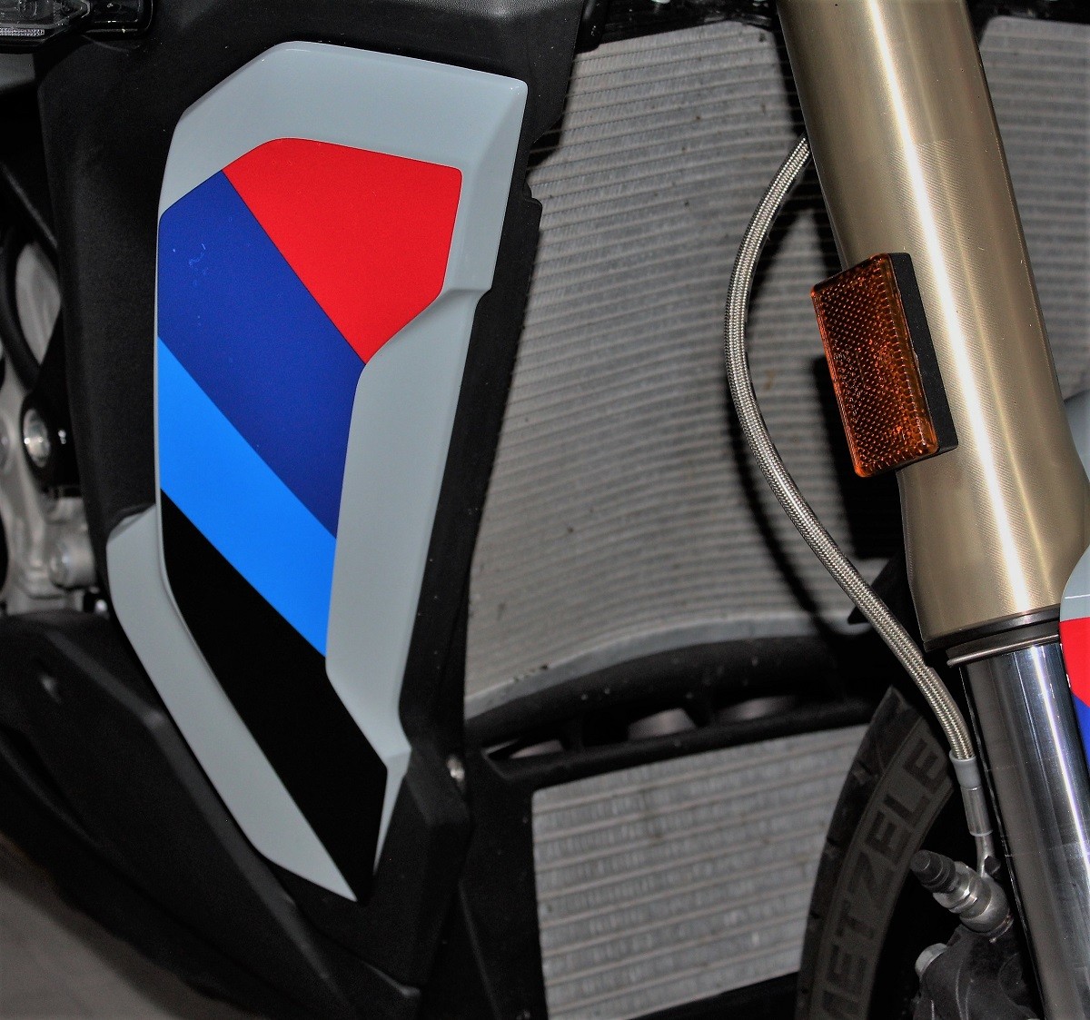 radiator-cover-stickers-bmw-