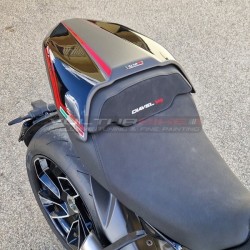 Coperchio sella in carbonio personalizzato "BLACK / CARBON" - Ducati Diavel V4