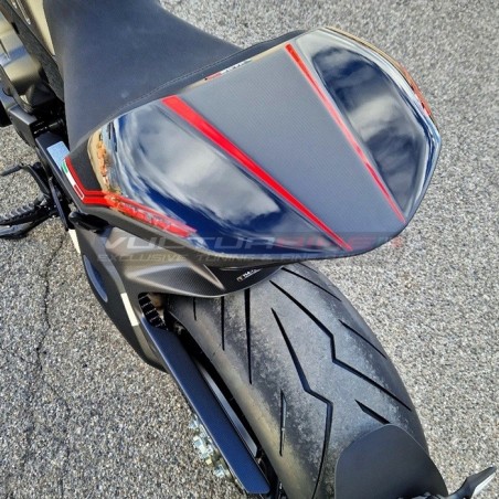 Housse de selle carbone personnalisée « BLACK / CARBON » - Ducati Diavel V4