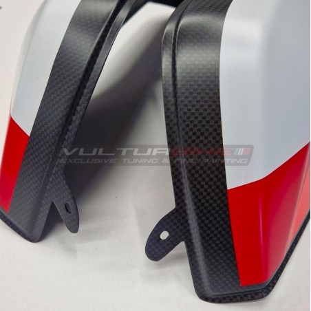 Couvercle de valise en fibre de carbone dans Ducati Multistrada livrée V4 RS