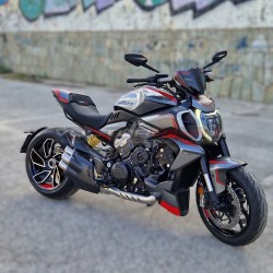 Complete sticker kit with new design - Ducati Diavel V4