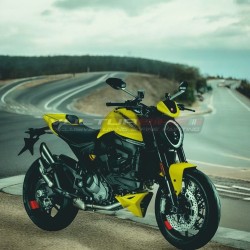 Personalized hulls in pearl yellow color - Ducati Monster 937