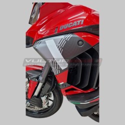 Paneles laterales de carbono para Ducati Multistrada diseño V4 Pikes Peak 2025