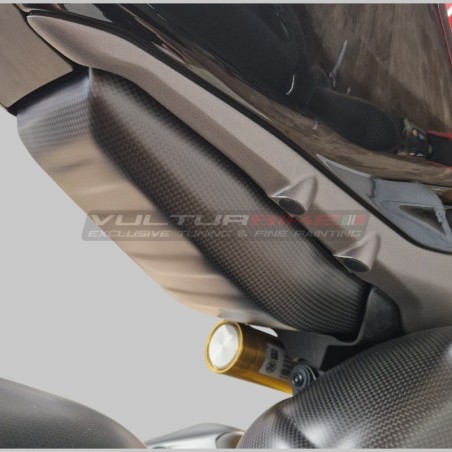 Tapa inferior para depósito de combustible Ducati Panigale / Streetfighter V4 - carbono