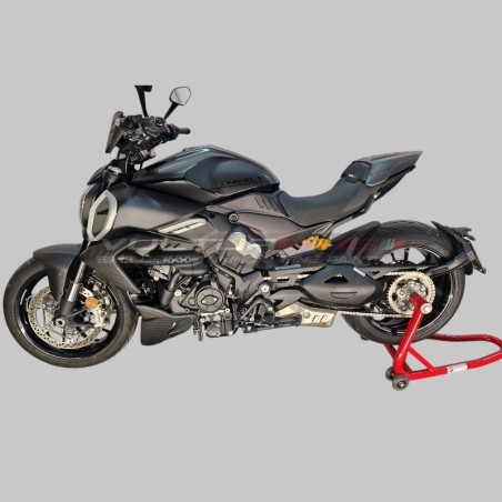 Housse de selle en carbone avec rainures - Ducati Diavel V4