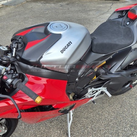 Brushed aluminium effect carbon tank cover - Ducati Panigale V4 / V4S & Streetfighter V4 / V4S