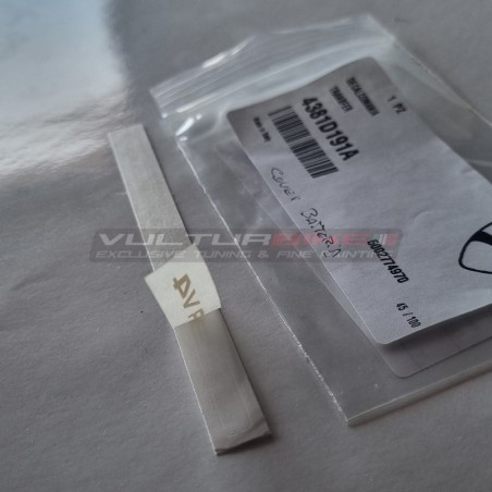 Pegatina blanca Ducati original para tapa de batería - Ducati Streetfighter V4