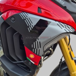 Pegatinas decorativas con el número 1 negro para paneles laterales y carenado frontal - Ducati Multistrada V4 Pikes Peak 2025 / 