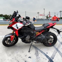 Paneles laterales de fibra de carbono con asa - Ducati Multistrada V4