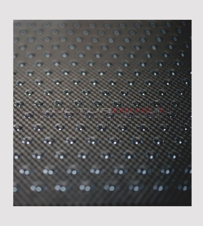 Carbon effect anti-slip side protection