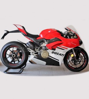 Carbon fiber fairing with no extractors - Ducati Panigale V4 / V4S