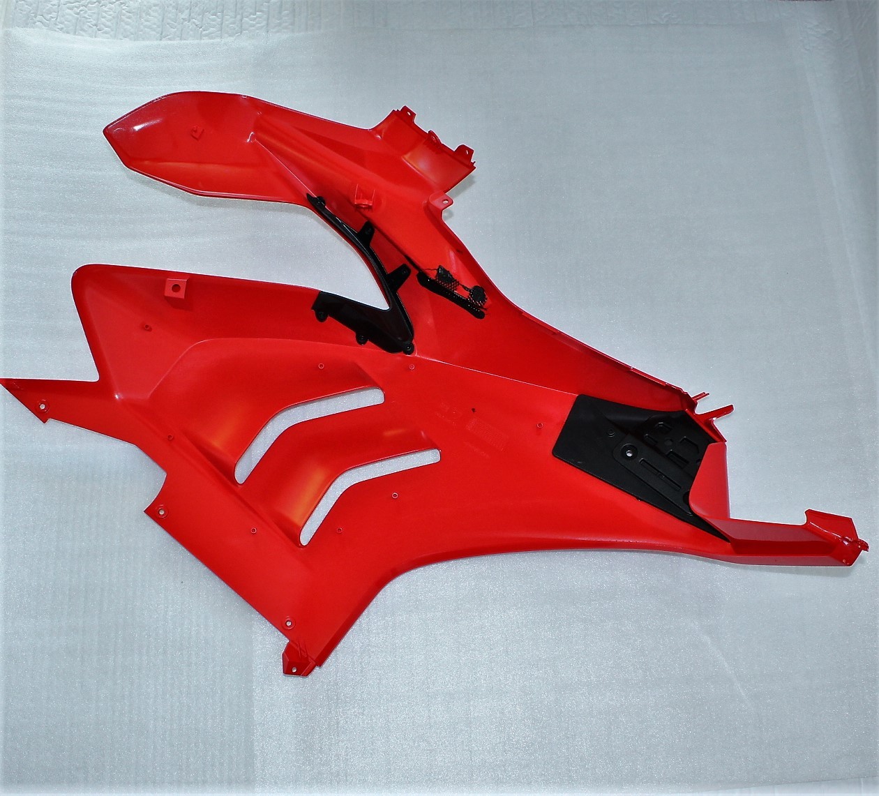 left-side-fairing-ducati-
