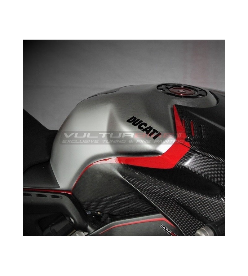Brushed aluminium effect carbon tank cover - Ducati Panigale V4 streetfighter V4